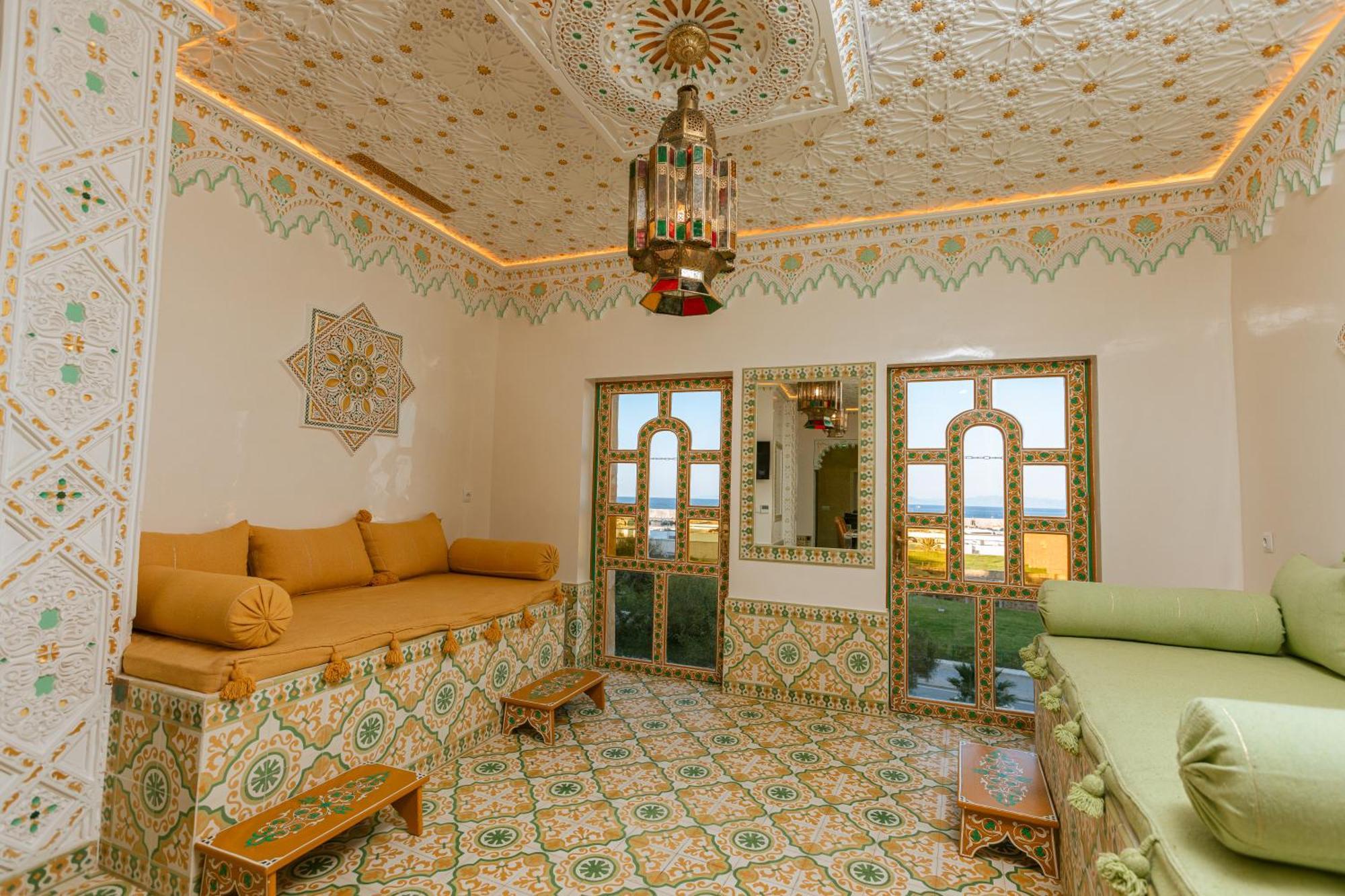 Colorful Traditional Riad W/Views Of Spain Tanger Buitenkant foto