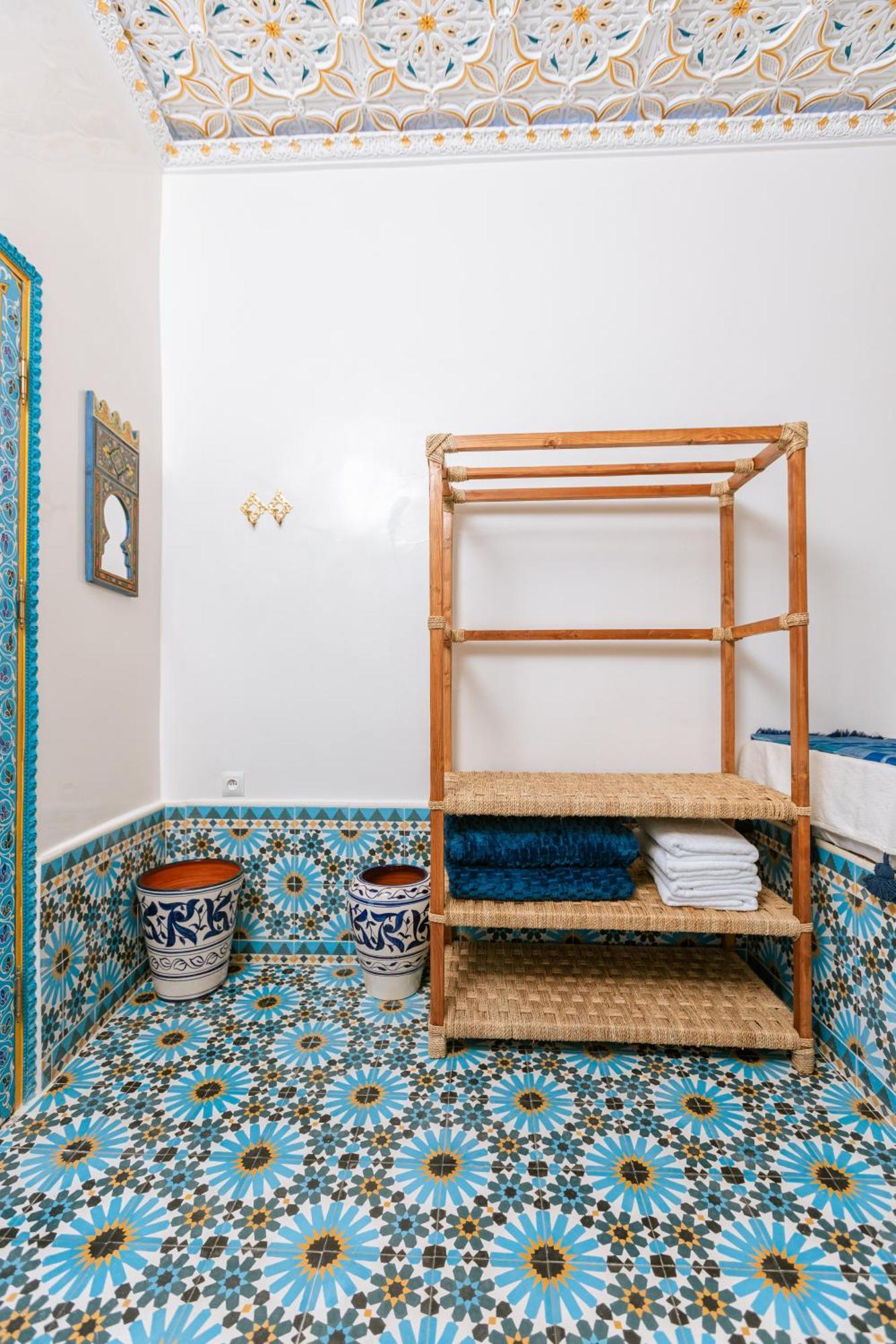 Colorful Traditional Riad W/Views Of Spain Tanger Buitenkant foto